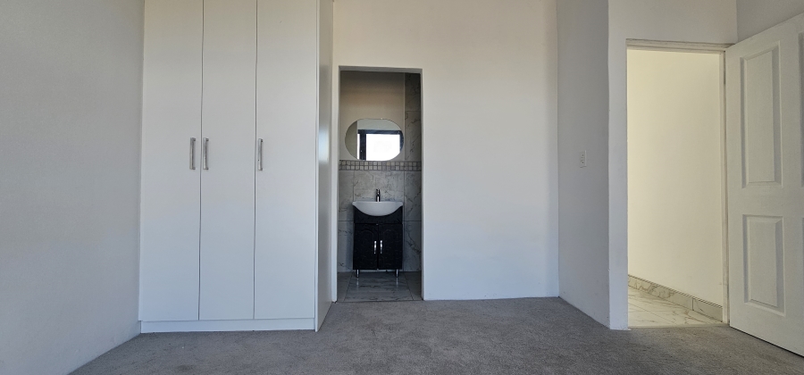 5 Bedroom Property for Sale in Hopefield Western Cape